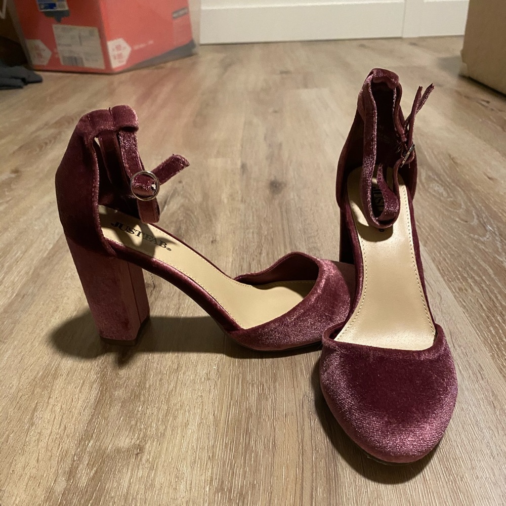 JustFab mauve crushes velvet pumps